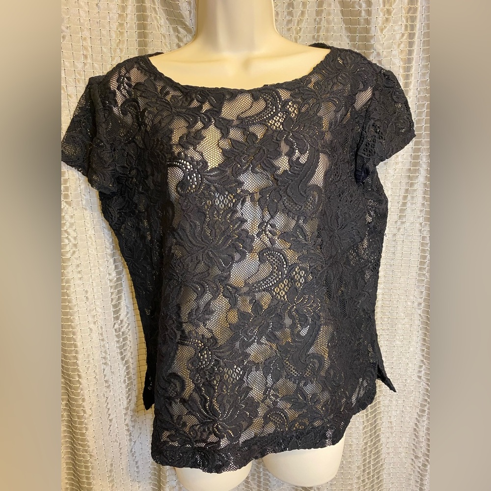 Black Lace Short Sleeve Top